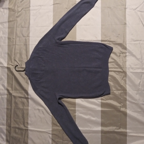 Sweater - Picture 3 of 3